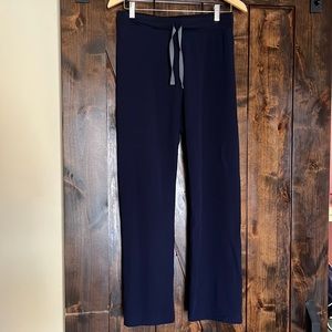 Figs Livingston Scrub pants in Navy
